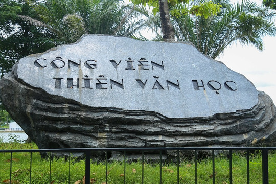 Hà Nội: Người dân thiếu chỗ chơi, công viên trăm tỷ lại bỏ hoang phế