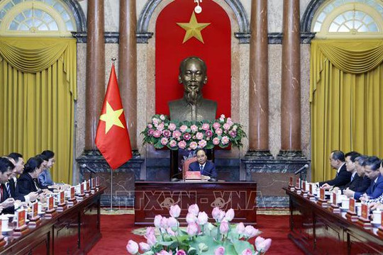 Chủ tịch nước Nguyễn Xuân Phúc tiếp Bộ trưởng, Chủ nhiệm Văn phòng Chủ tịch nước Lào
