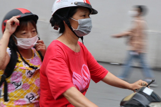 Nữ tài xế xe ôm đặc biệt nhất xóm chạy thận Hà Nội