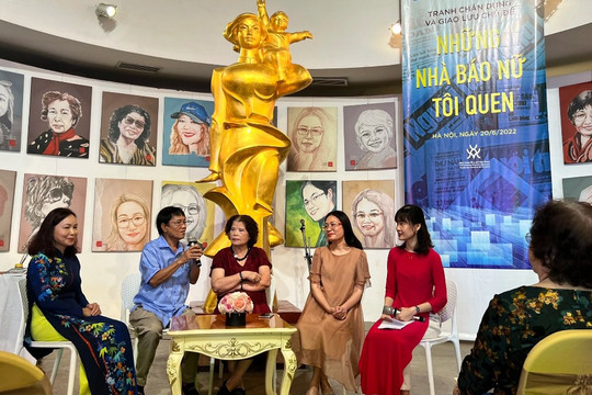 Bảo tàng Phụ nữ Việt Nam tiếp nhận 100 bức tranh chân dung nhà báo nữ