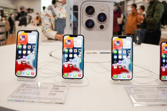 iPhone xách tay dần vắng bóng trên thị trường di động Việt