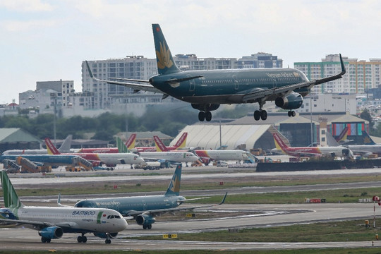 Chuyên gia quốc tế góp ý vấn đề an toàn hàng không cho sân bay Tân Sơn Nhất