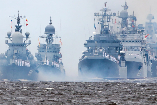Nga bị nghi tập kết tàu chiến phóng "tổng lực" tên lửa vào Ukraine
