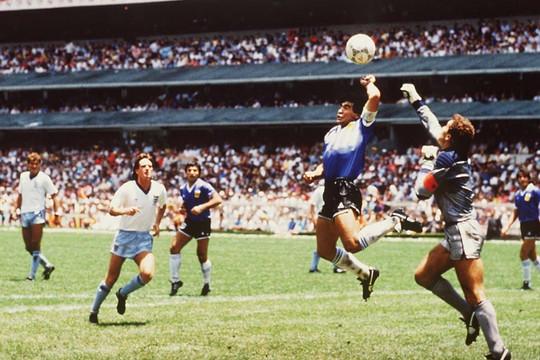 Ngày này 36 năm trước, Maradona thực hiện 'bàn tay của Chúa' 