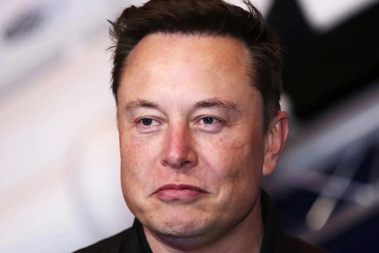 Tỷ phú Elon Musk nói gì khi con trai chuyển giới và từ bỏ tên họ của cha?