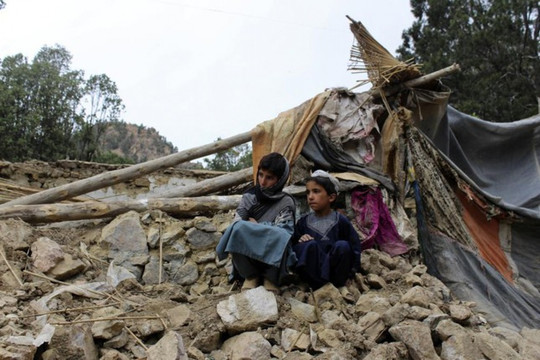 Xót xa trước hình ảnh đổ nát do động đất ở Afghanistan