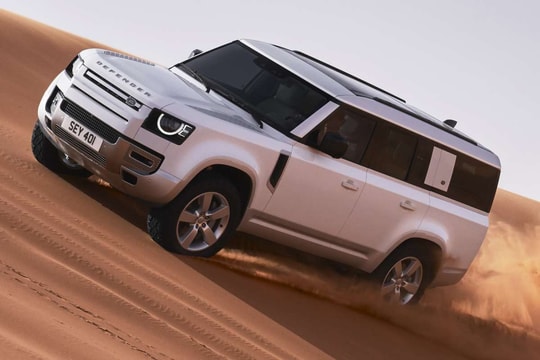 Land Rover Defender 130 2023 cấu hình 8 chỗ ngồi trình làng