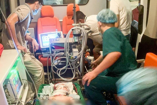 Kỳ diệu hành trình vượt hàng trăm km cứu sống bé 3 tuổi của bác sĩ Bệnh viện Nhi TW