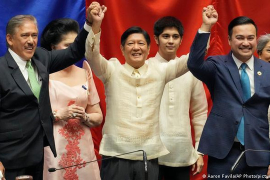 Philippines đột ngột tuyên bố chấm dứt đàm phán khai thác chung dầu khí với Trung Quốc ở Biển Đông