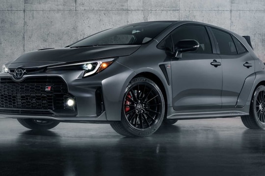 Chi tiết Toyota Corolla 2023: Mạnh mẽ hơn, an toàn hơn