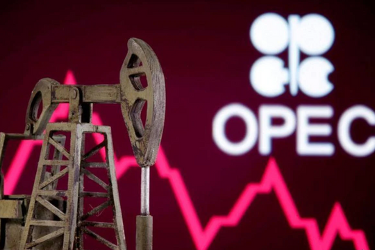 Giá dầu thế giới quay đầu tăng