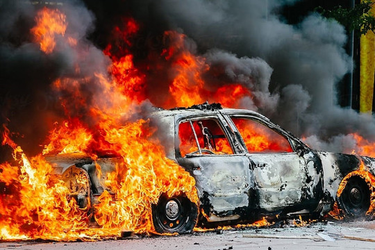 Phòng cháy nổ ô tô mùa nắng nóng bằng cách nào đúng nhất?
