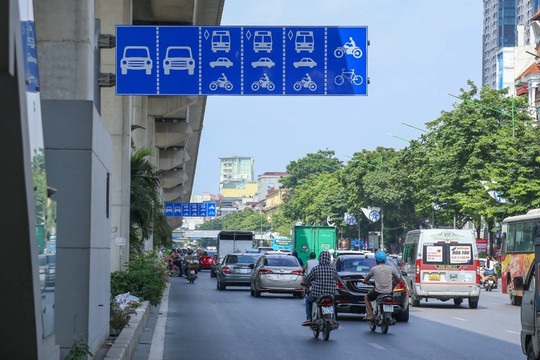Tuyến đường đầu tiên ở Hà Nội sắp tách làn riêng cho xe buýt, xe máy