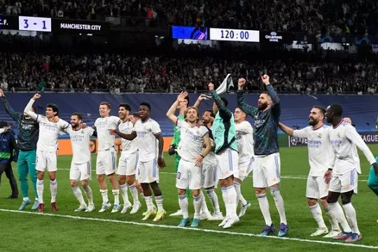 Sếp bự Man City vẫn chưa hết cay thua Real Madrid ở Cúp C1