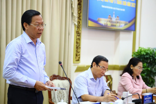 Chủ tịch TP.HCM Phan Văn Mãi: Thủ tục hành chính đang làm ách tắc dòng tiền