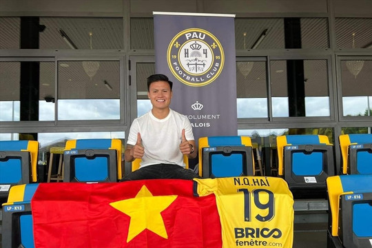 Chia sẻ đầy tự hào của Quang Hải khi khoác áo Pau FC