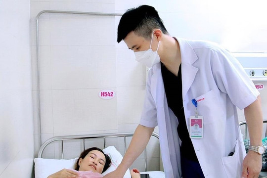 Bác sĩ cấp cứu khâu vòng cổ tử cung giữ thai 28 tuần thành công