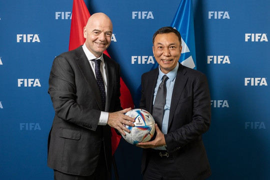 Chủ tịch FIFA  ủng hộ mục tiêu đến World Cup của bóng đá Việt Nam