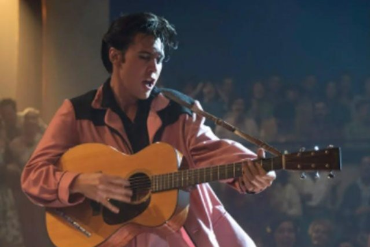 Elvis làm sống lại thần tượng nước Mỹ