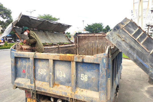 CSGT Đà Nẵng lập chốt, cắt hàng loạt thùng xe tải cơi nới