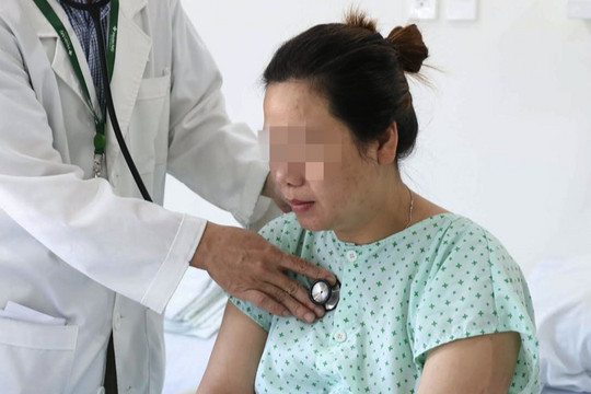 Sốt xuất huyết tấn công thai phụ: Sau 4 ngày đã tổn thương phổi nguy kịch