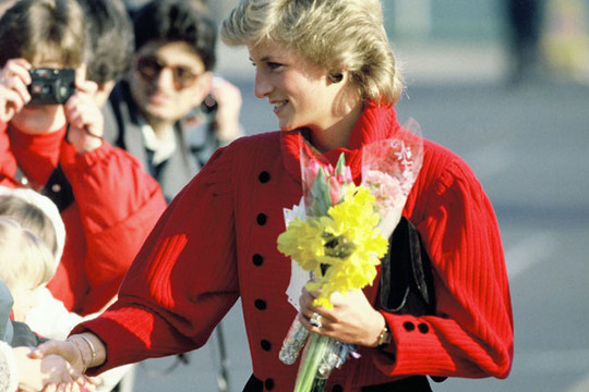 5 lần Công nương Diana bất chấp mà phá vỡ các quy tắc thời trang của hoàng gia