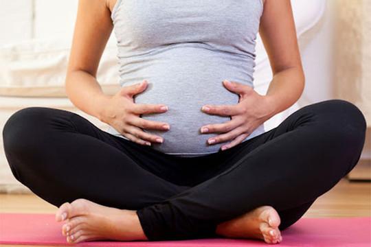Vì sao bà bầu không nên ngồi xổm, ngồi bệt? Các tư thế ngồi an toàn cho phụ nữ mang thai?
