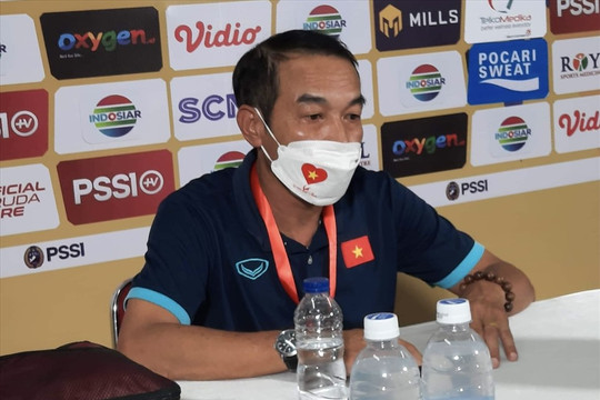HLV Đinh Thế Nam chỉ ra hạn chế của U19 Việt Nam