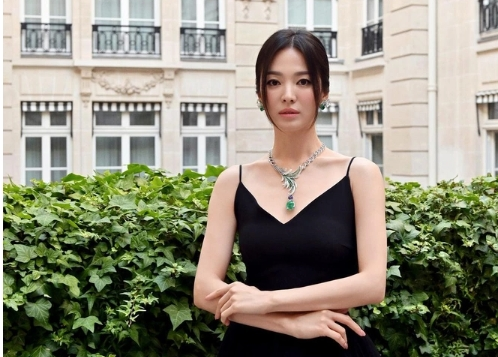 Song Hye Kyo gây tranh luận vì lộ dấu hiệu tuổi tác