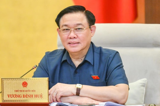 Thông qua Nghị quyết giảm kịch khung thuế bảo vệ môi trường với xăng dầu