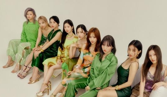 TWICE tiết lộ về mặt trái của sự nổi tiếng: Ám ảnh với fan cuồng, lịch trình dày đặc