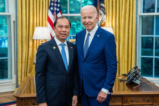 Tổng thống Joe Biden chào mừng Đại sứ Nguyễn Quốc Dũng nhận nhiệm vụ tại Hoa Kỳ