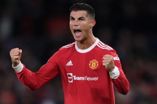 Không còn níu kéo, Man Utd ra giá bán C.Ronaldo