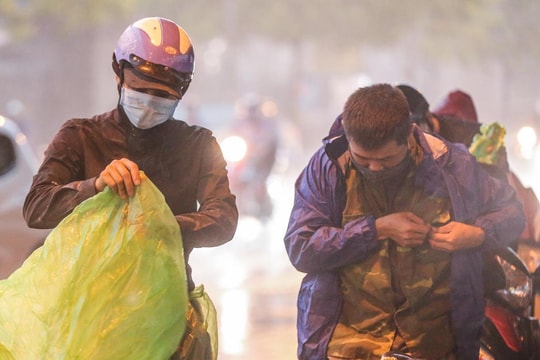 Thời tiết ngày 8/7: Mưa dông từ Bắc vào Nam, đề phòng lốc sét và ngập úng