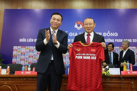 HLV Park Hang-seo chuẩn bị đàm phán hợp đồng với VFF