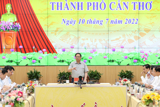 Thủ tướng Phạm Minh Chính làm việc với Ban Thường vụ Thành ủy Cần Thơ