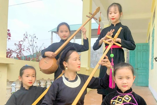 Về Quan Hạ nghe tiếng hát thần tiên