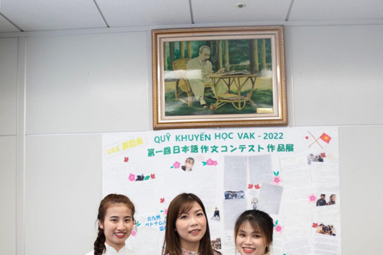 Trao học bổng cho sinh viên Việt Nam tại Nhật Bản