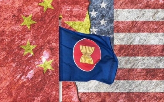ASEAN khéo léo giữa cạnh tranh Mỹ-Trung, tìm đúng hướng để phục hồi và tăng trưởng hậu đại dịch
