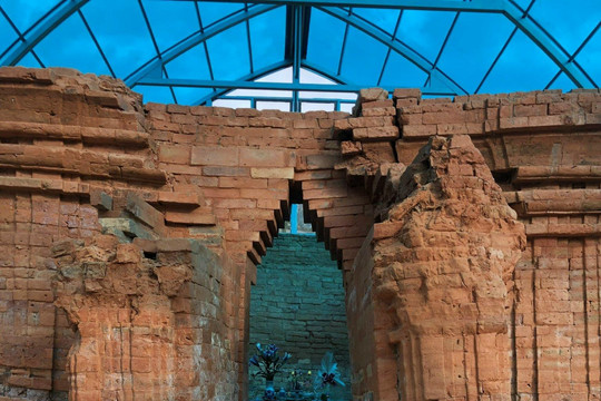 Bên trong tháp cổ chôn sâu dưới lòng đất được công nhận kỷ lục thế giới ở Huế