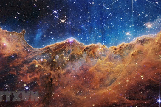 Những hình ảnh đầu tiên về vũ trụ từ siêu kính viễn vọng James Webb