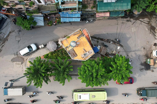 Cận cảnh ngôi nhà 4 mặt tiền độc nhất Hà Nội trên phố Đại La