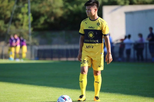 HLV Pau FC: 'Quang Hải nỗ lực và cần mẫn'