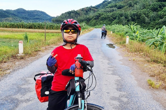 Hi hữu: Cậu bé 11 tuổi đạp xe vượt 1800km từ Bắc vào Nam