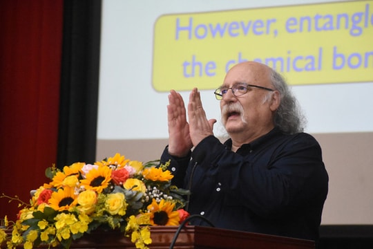 Giáo sư đoạt giải Nobel chia sẻ 'bí quyết' nghiên cứu khoa học