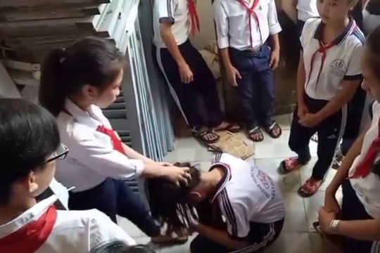 'Bóng ma' bạo lực học đường: Nữ sinh sợ tới trường vì bị nhóm bạn lôi vào nhà vệ sinh nam