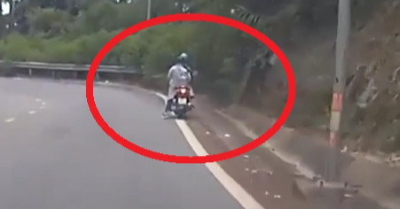 Mất phanh khi đổ đèo Tam Đảo, thanh niên đi xe máy dùng chân để giảm tốc độ