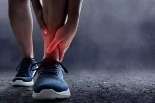 Mắt cá chân có biểu hiện này cảnh báo vấn đề về tim mạch