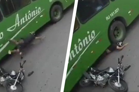 Người đi xe máy thoát chết trong gang tấc nhờ đội mũ bảo hiểm