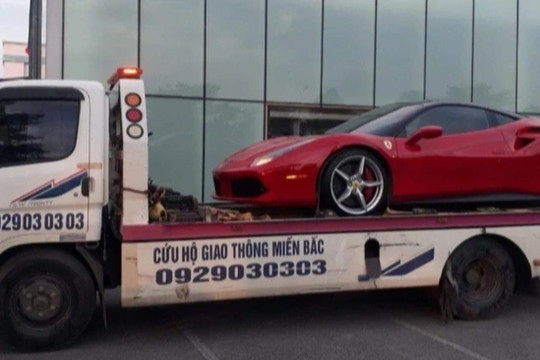 Công an Long Biên thụ lý vụ siêu xe Ferrari 488 toác đầu